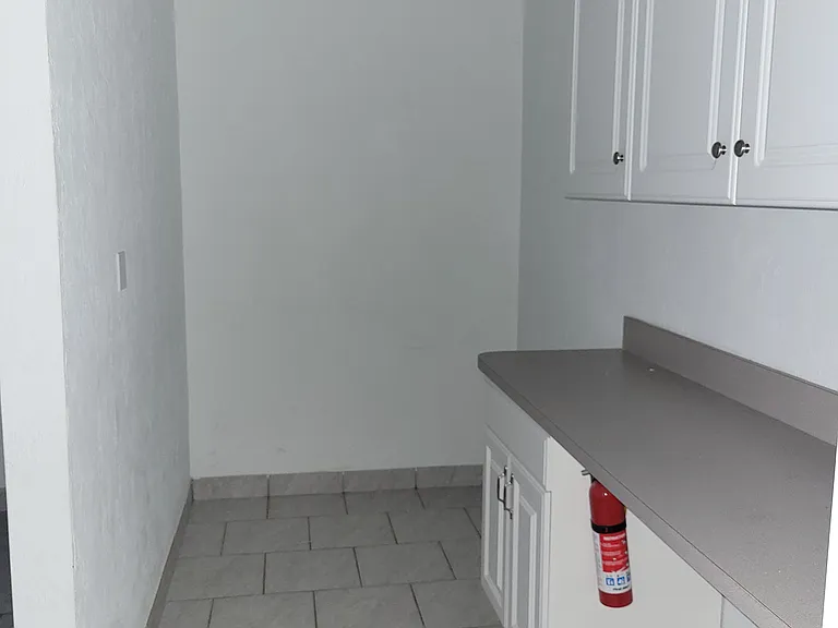 1211 Miramar St #4 — Photo 6