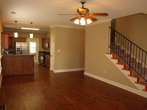 4th image of 225 Forest Glen Dr