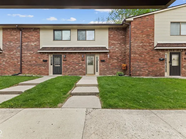 968 Greenwood Trl W, Greenwood, IN 46142