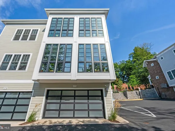 117 Park St NE Unit A, Vienna, VA 22180