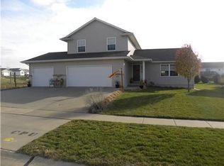 218 N Hill Crest Cir, Center Point, IA 52213