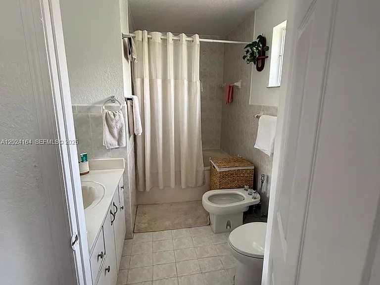3514 W 76th St #203 — Photo 31