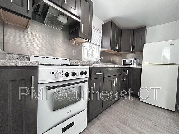 5th image of 39 Shaw St Unit 2