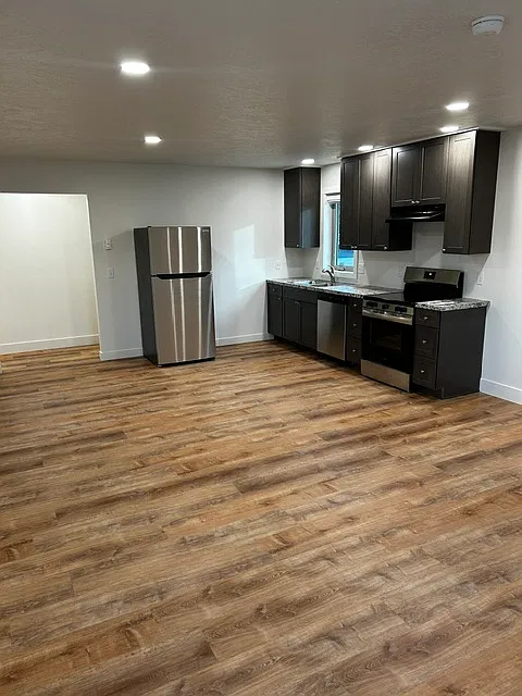 Studio, 724 sqft, $1,000 — Photo 2