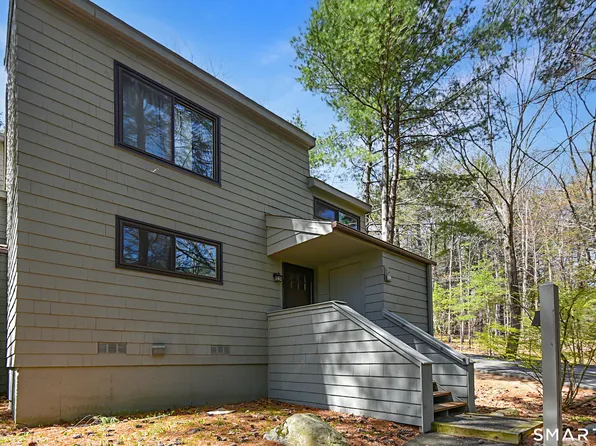 151 Old Farms Road #151, Torrington, CT 06790