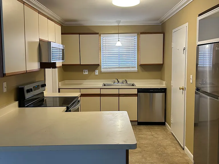 2454 East Ave #A — Photo 15