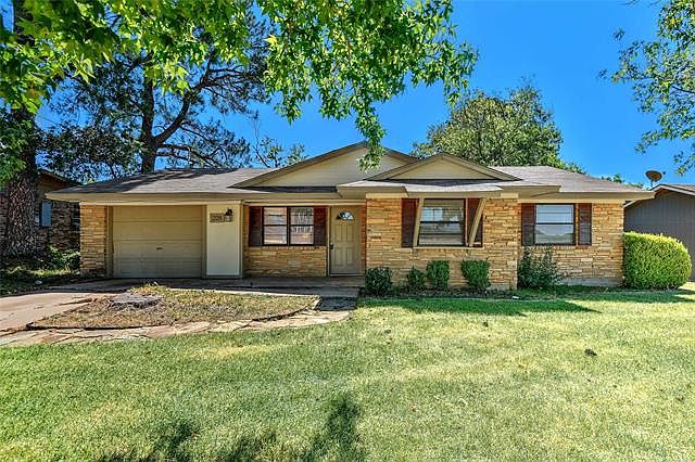 1st image of 228 Jennie Ln