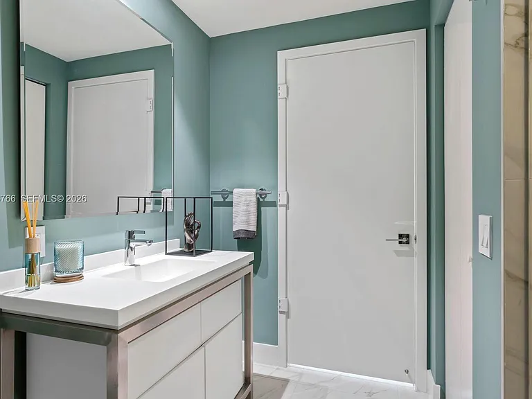2000 Metropica Way #1810 — Photo 20