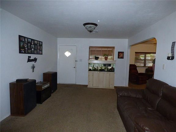 4th image of 4121 SE 25th St