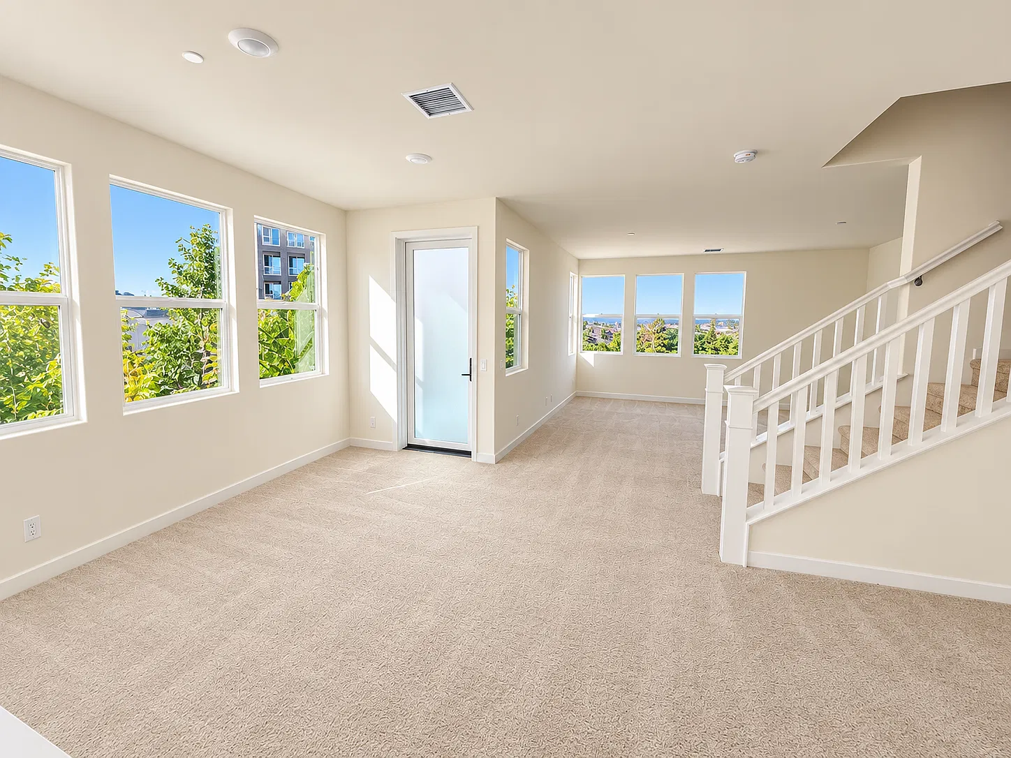 4 bed, 3.5 bath, 1981 sqft, $5,200 — Photo 4