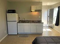 2635 E Napoleon St — Photo 4
