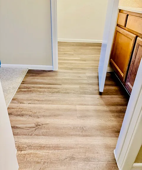 Desert Springs Apartments — Photo 39