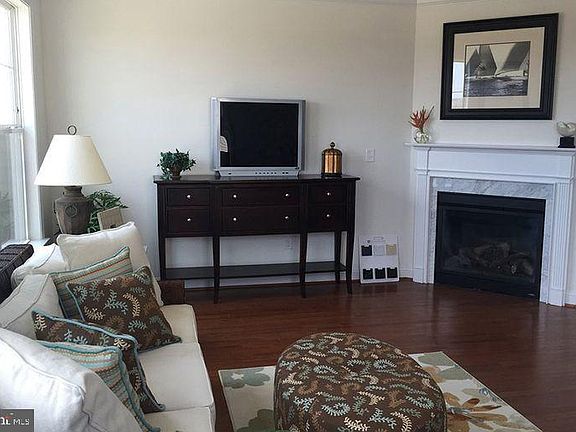 4th image of 309 Ashby Commons Dr