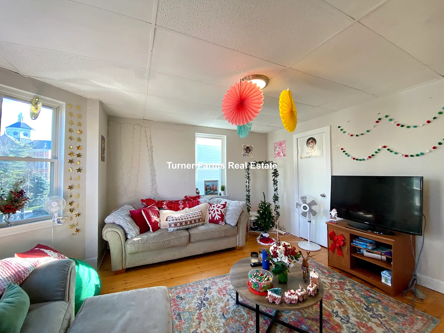 3 bed, 1.5 bath, 9999 sqft, $4,200 — Photo 2