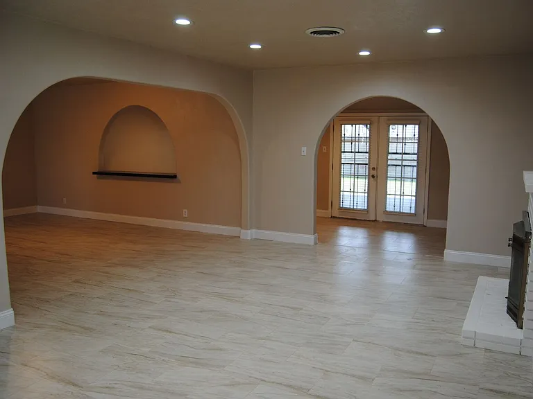 8817 Butternut Ave — Photo 2