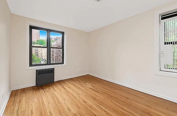 1st image of 204 E 90th St #5P