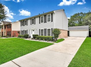 326 Reseda Dr, Webster, TX 77598