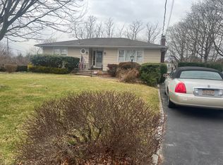 1414 Manor Ln #A, Bay Shore, NY 11706