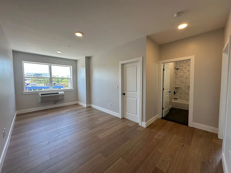 213 French St — Photo 21