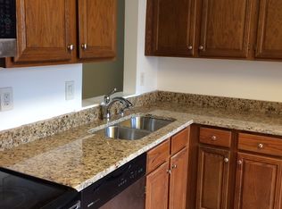 2121 Hutchison Grove Ct, Falls Church, VA 22043