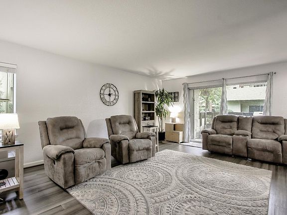 2nd image of 307 Tradewinds Dr