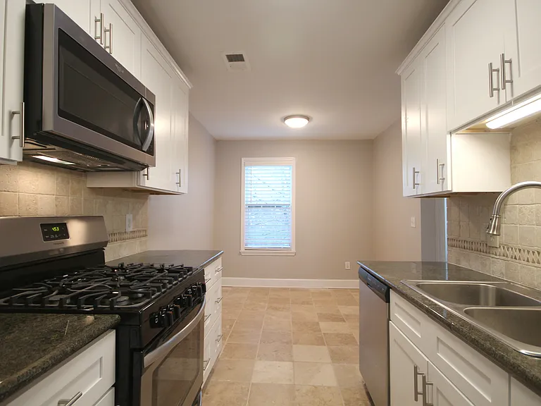 945 Mill Stone Dr — Photo 10