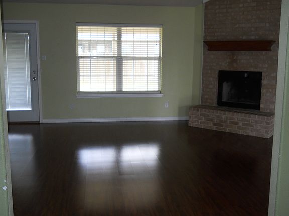 4th image of 1241 Tulane Dr