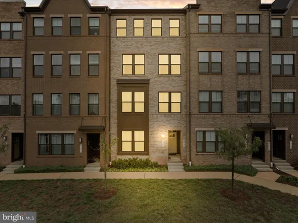 45101 Cappamore Ter, Sterling, VA 20166