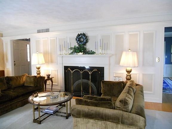 Tasteful Harminton Colonial