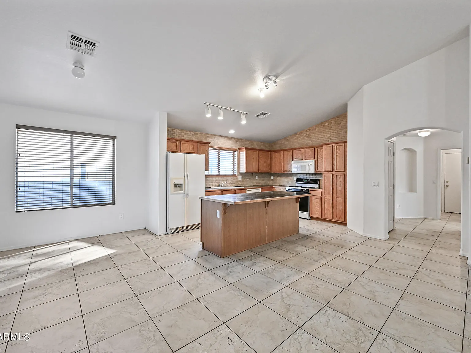 4 bed, 2.0 bath, 1615 sqft, $1,950 — Photo 4