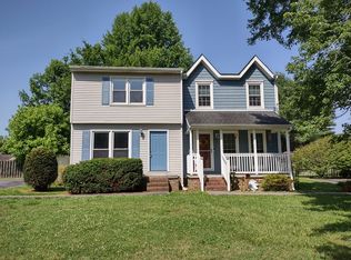 201 Blue Lake Dr, Tullahoma, TN 37388