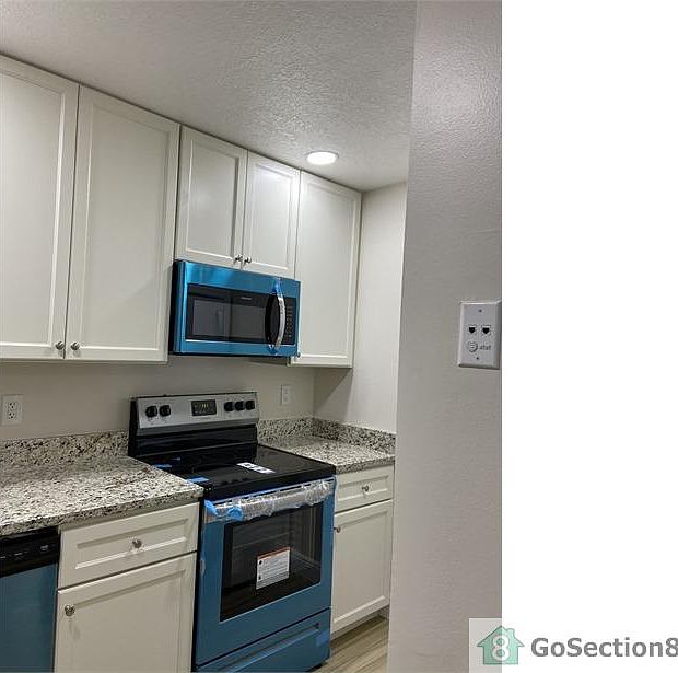 1st image of 1006 Twin Lakes Dr #1006