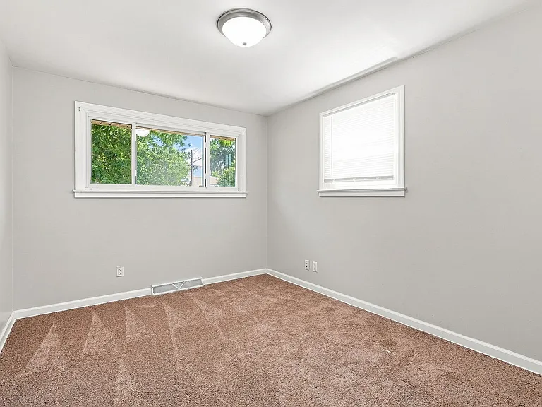 643 Westphal Ave — Photo 8