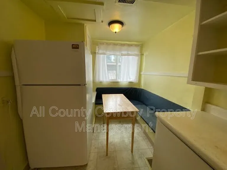 706 S 16th St — Photo 3