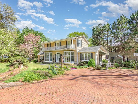 2nd image of 110 E Orange St