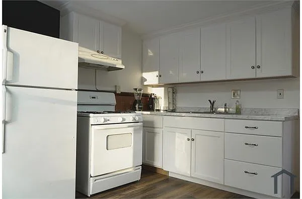 Building Photo - 20 Perkins St #3