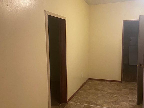 5th image of 3001 S Salina St #1