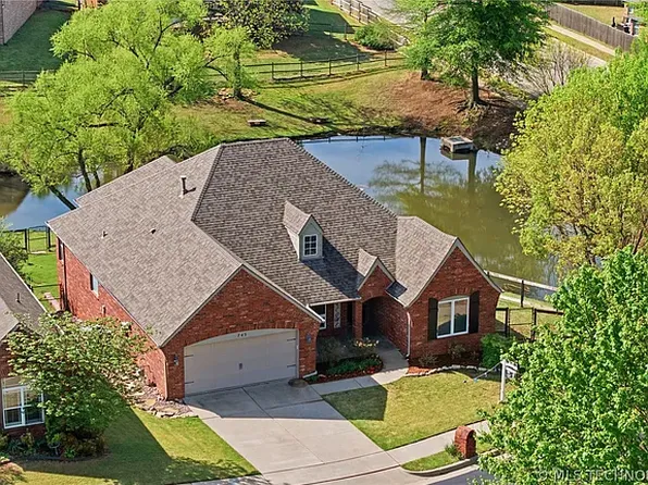 745 W Helena St #1, Broken Arrow, OK 74012