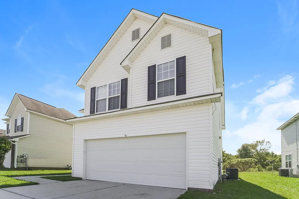 3 bed, 2.5 bath, 1564 sqft, $2,060 — Photo 4