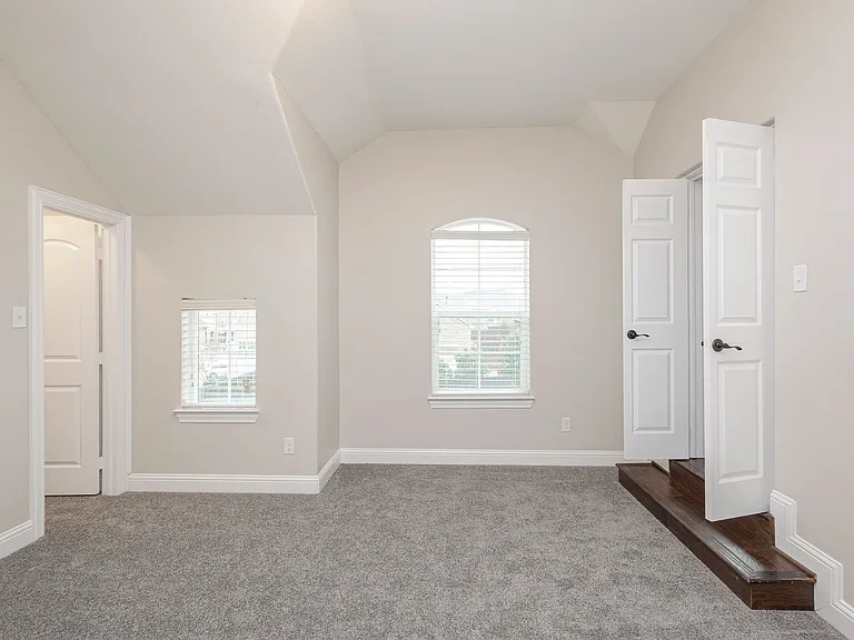 9704 Tanen Dr — Photo 17