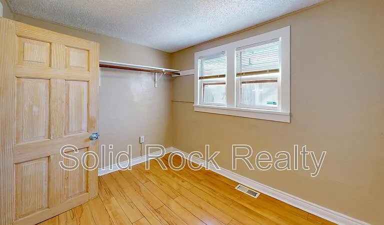 222 E Harrison St — Photo 7