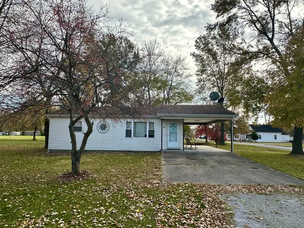 124 Howell St, Cisne, IL 62823