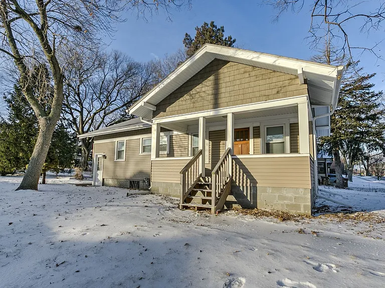 4859 Calvert St — Photo 2