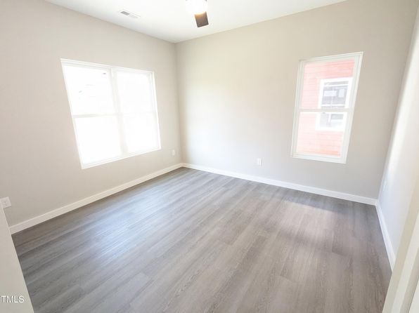 durham-north-carolina-2053884730 picture