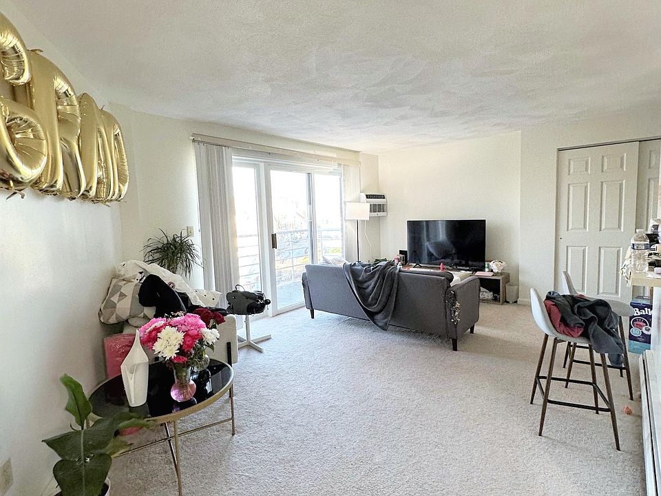 1st image of 410 Washington St #33F
