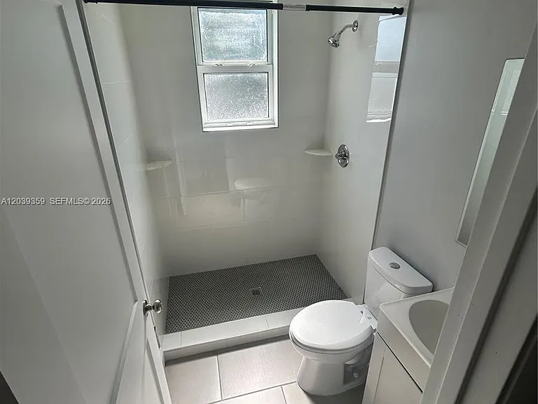 1740 NW 1st Pl #5 — Photo 8
