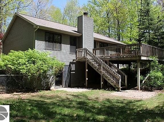 2nd image of 612 SW Minkin Dr