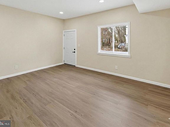 3rd image of 6 Olive St