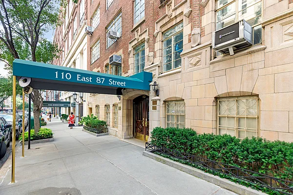 Rented by Compass | media 11