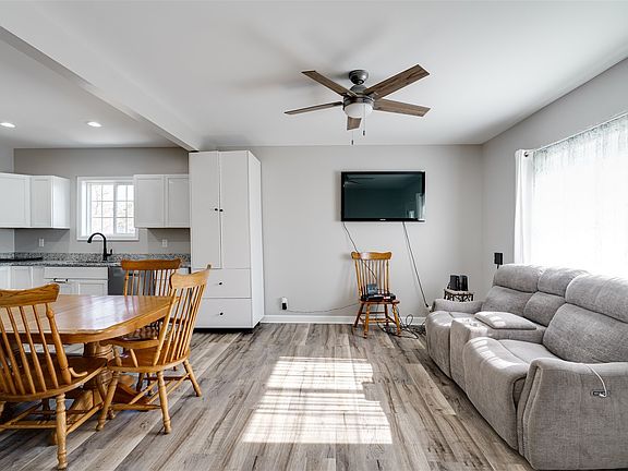 5th image of 610 Bellevue Ave